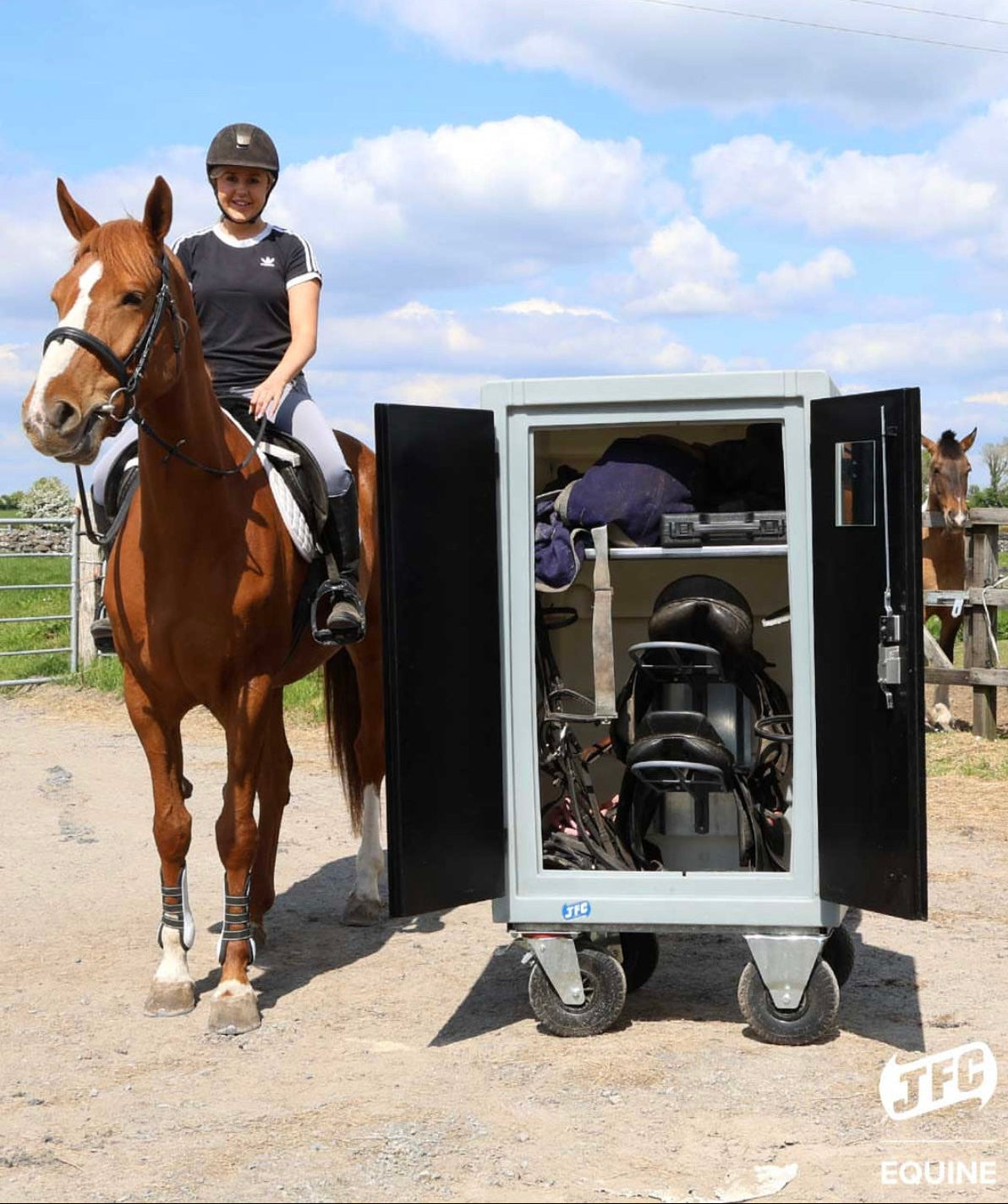 JFC Mobiler Sattelschrank EQ-TL01 – Turnier & Stall | Topmodell